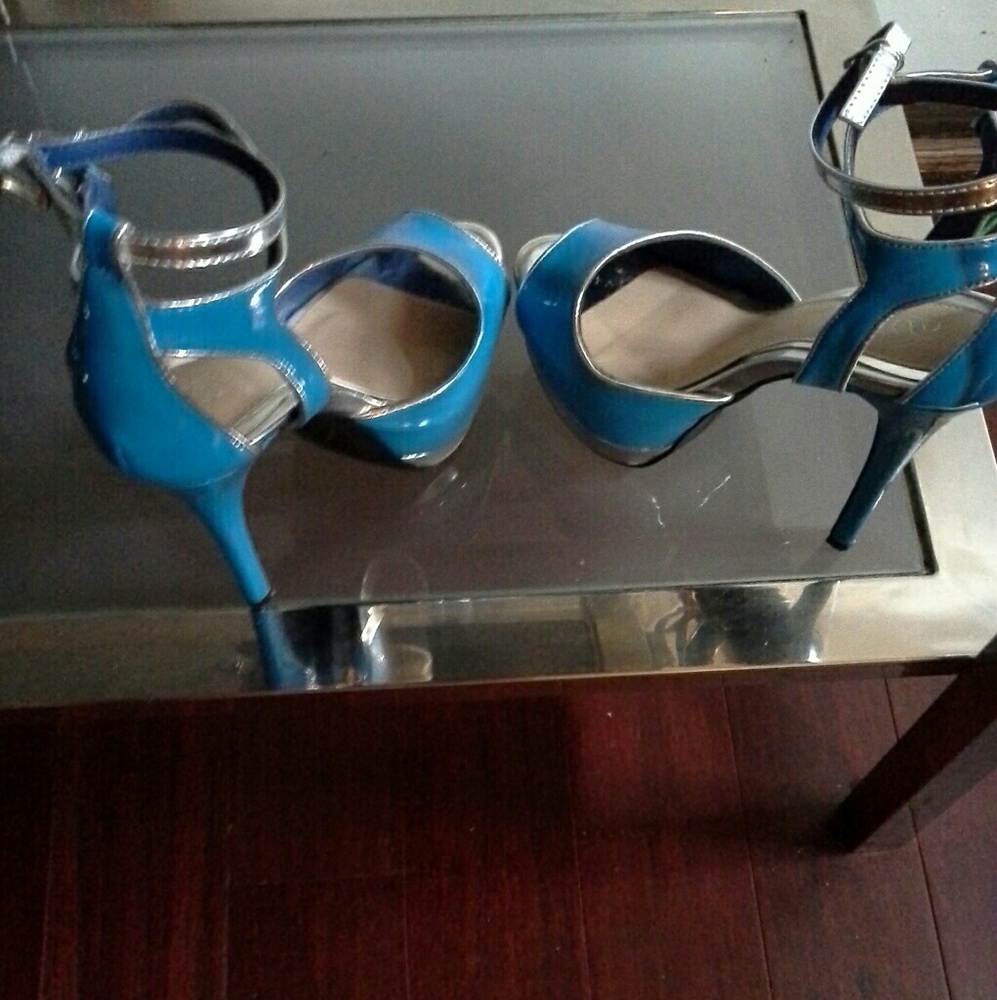 Shoes - Picture 2 of 3